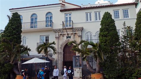 casa versace due cadaveri|Versace mansion deaths: 2 bodies found in hotel believed to be .